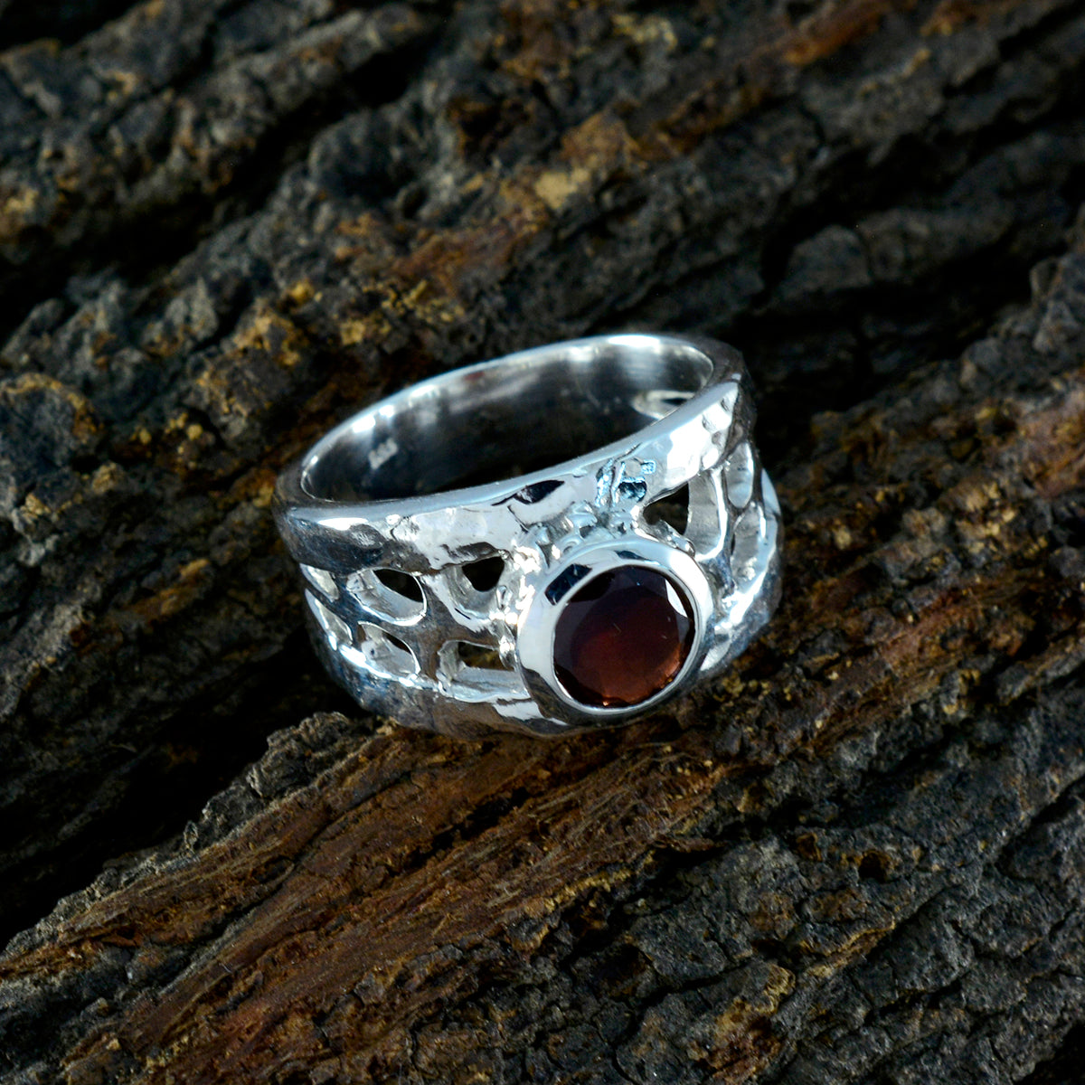 Bella Filigree Red Solitaire Ring