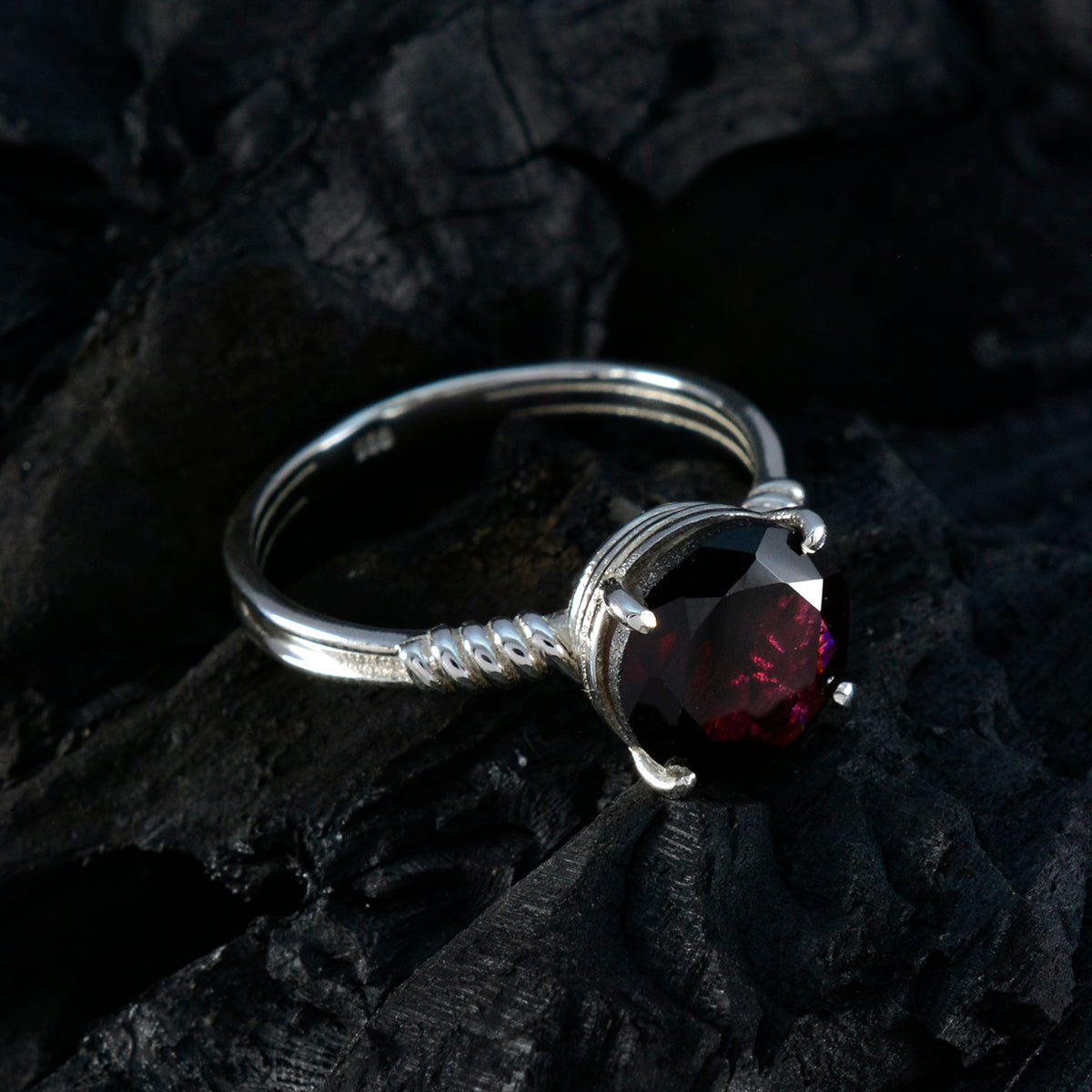 Bella Trendy Red Solitaire Ring