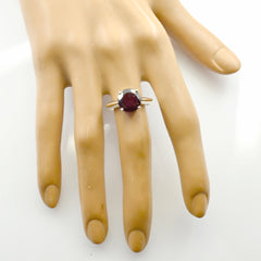 Sofía Glamorous Red Solitaire Ring