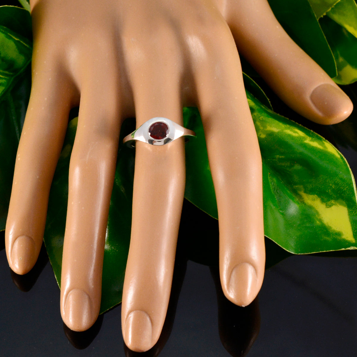 María Sophisticated Red Solitaire Ring