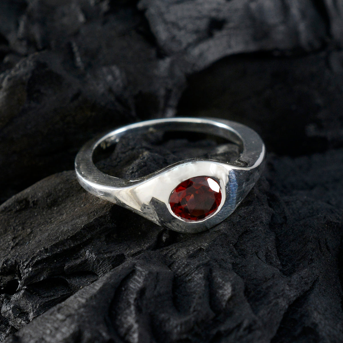 María Sophisticated Red Solitaire Ring