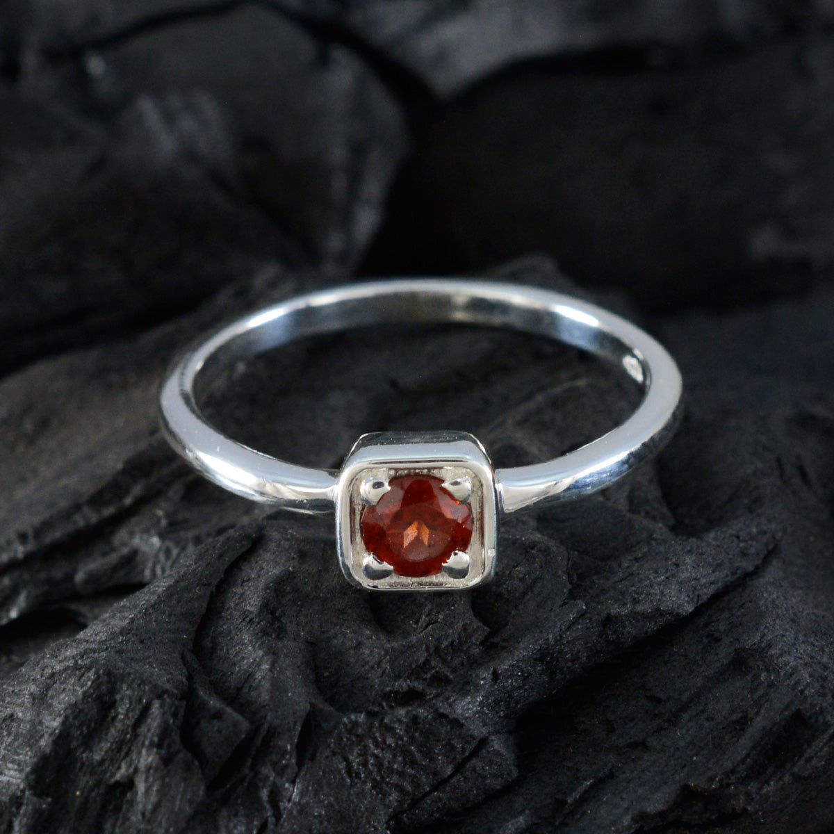 Ha-eun Glamorous Red Solitaire Ring
