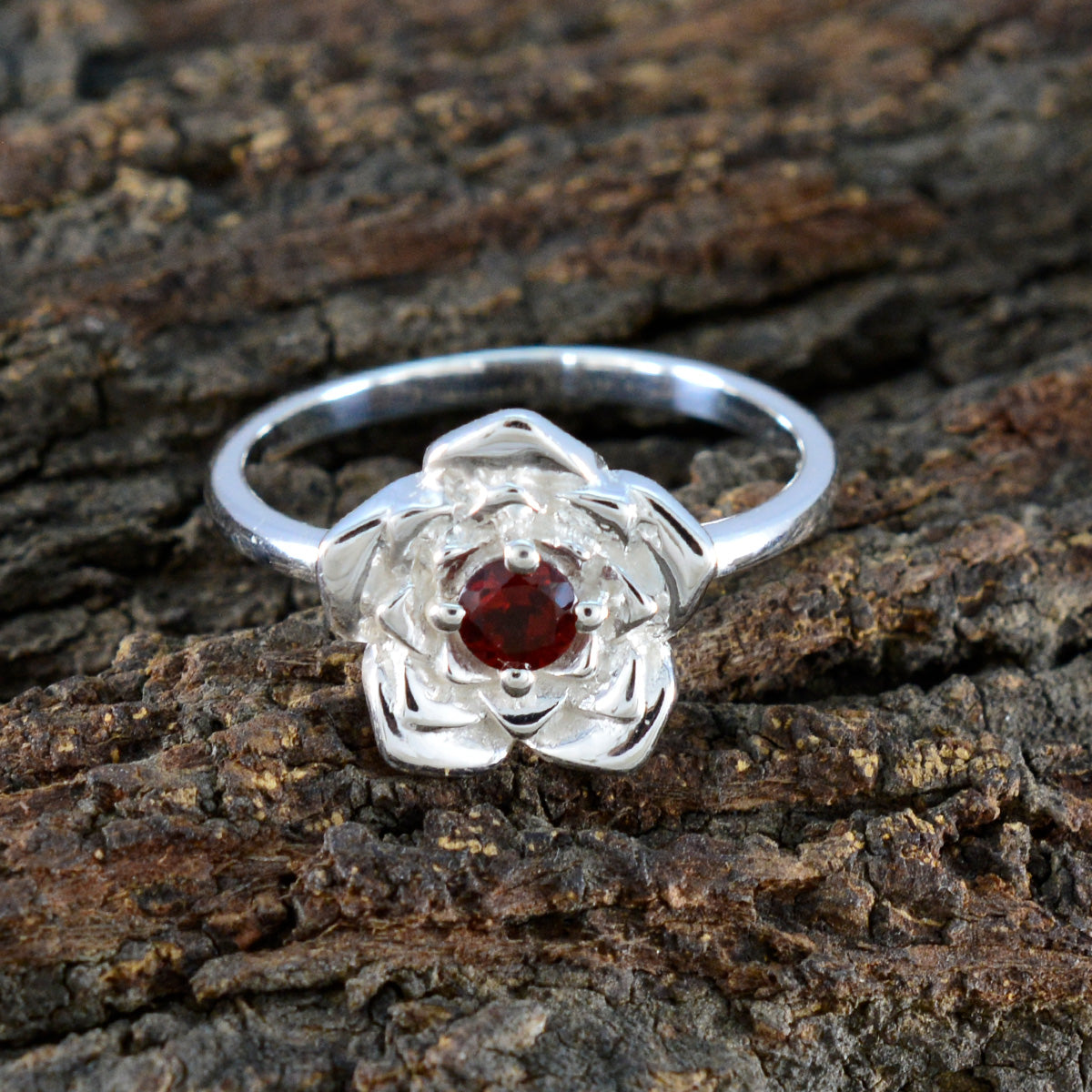 Bruna Floral Red Solitaire Ring