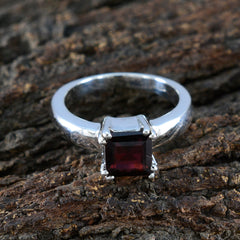Emma Glamorous Red Solitaire Ring