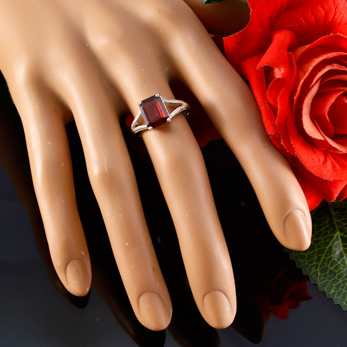 Nari Romantic Red Solitaire Ring