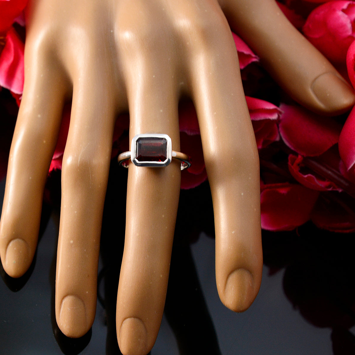 Layla Modern Red Solitaire Ring