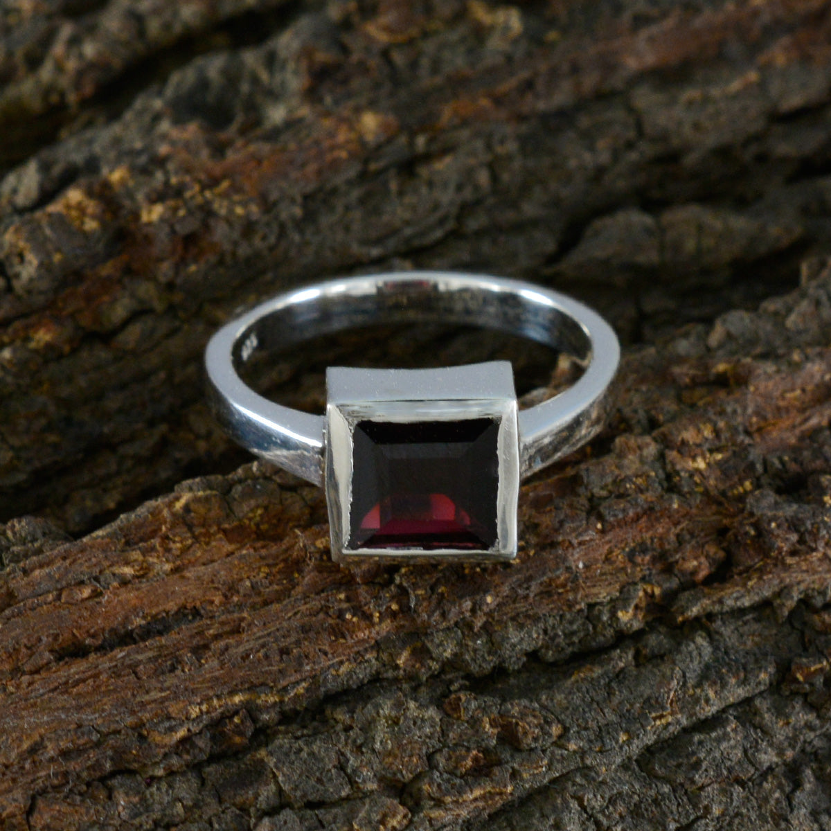 Lucy Romantic Red Solitaire Ring