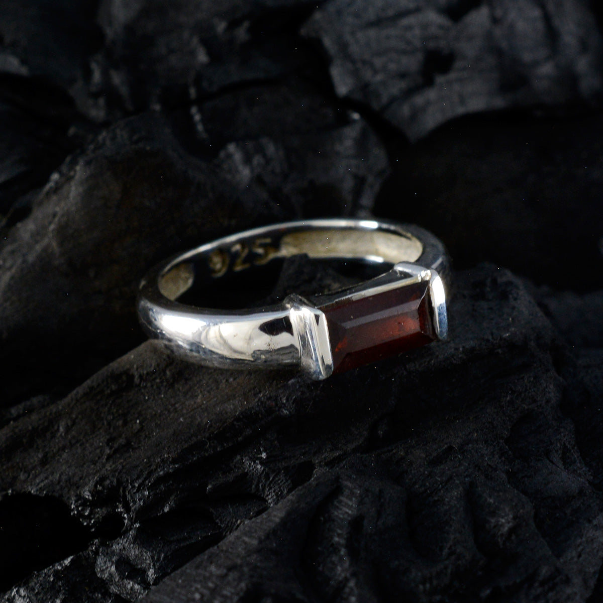 Yuki Trendy Red Solitaire Ring