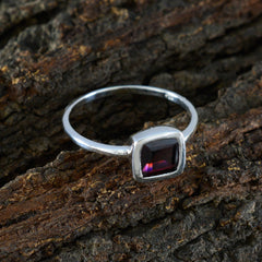 Liyana Glamorous Red Solitaire Ring