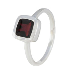 Liyana Glamorous Red Solitaire Ring