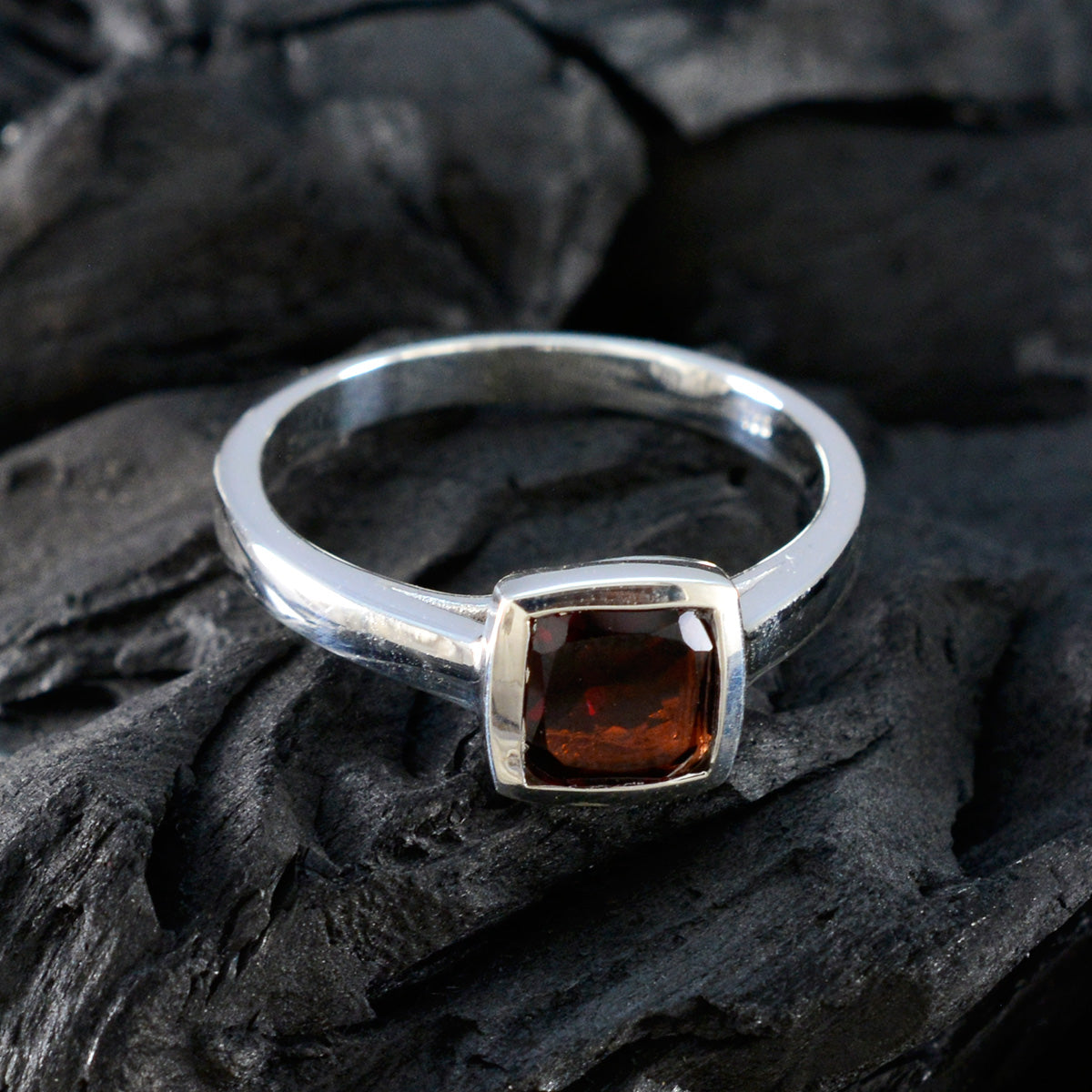 Ana Luxurious Red Solitaire Ring