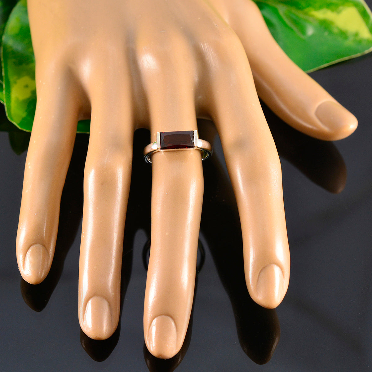 Jia Luxurious Red Solitaire Ring