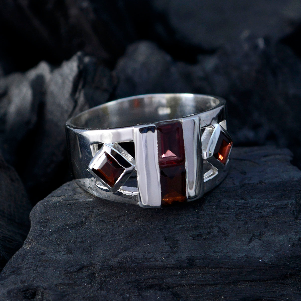 Evelyn Abstract Red quarter Ring