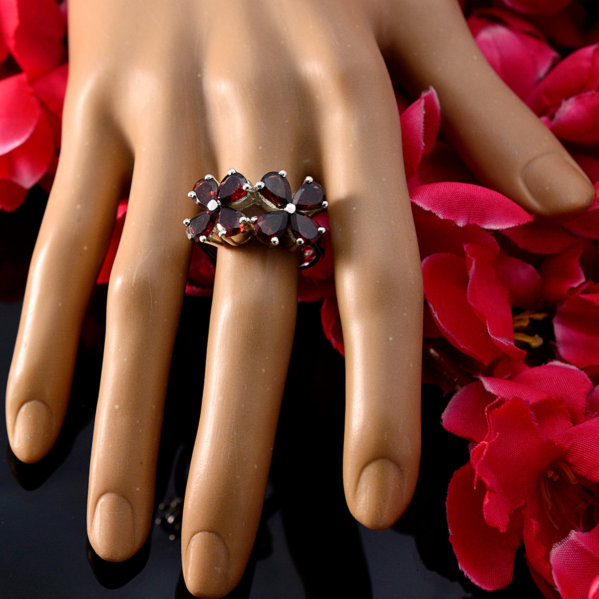 Natcha Floral Red octa Ring