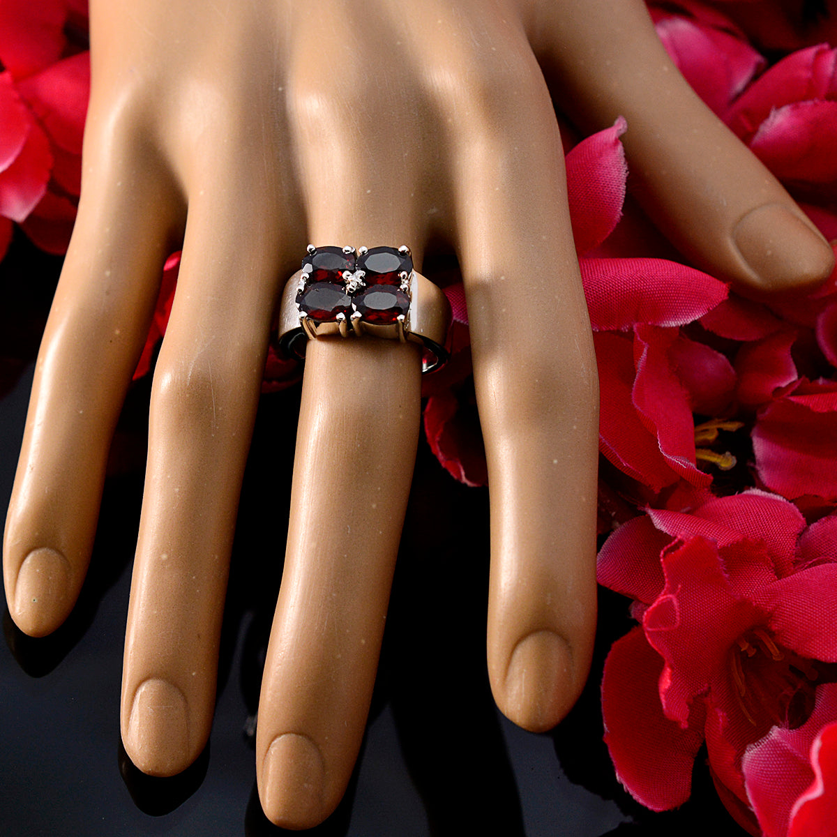 Harper Trendy Red quarter Ring