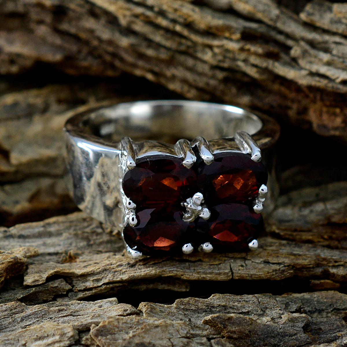 Harper Trendy Red quarter Ring