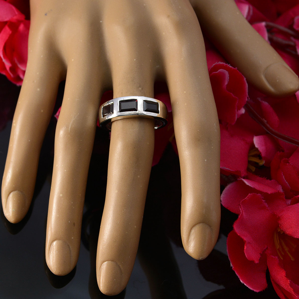 Antonia Modern Red Trilogy Band