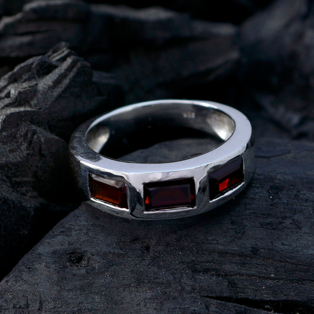 Antonia Modern Red Trilogy Band