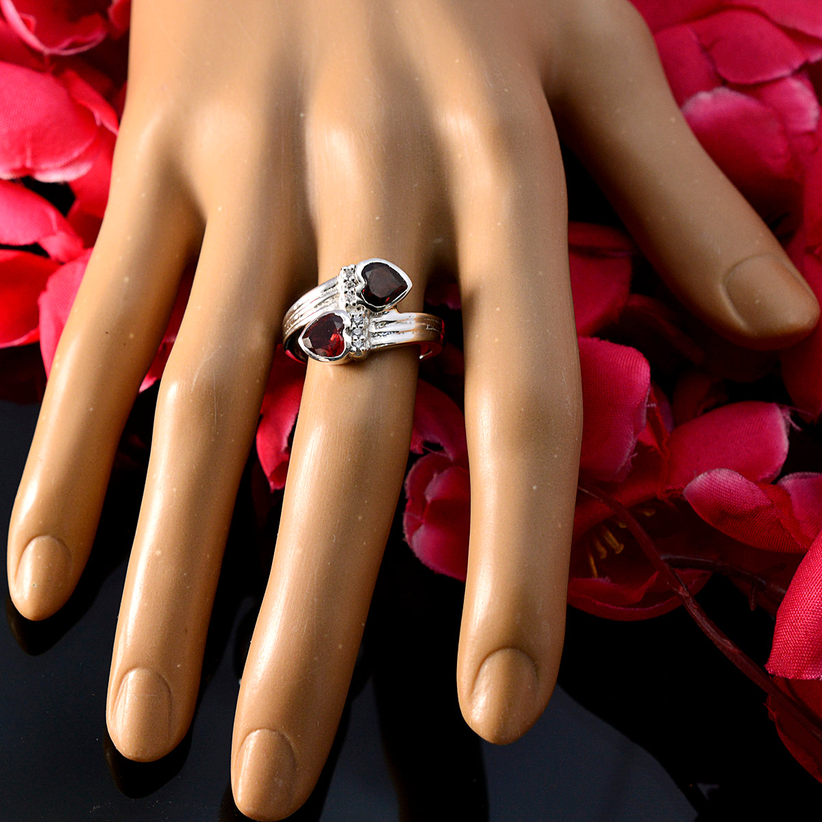 Daniela Abstract Red Toi et Moi Ring