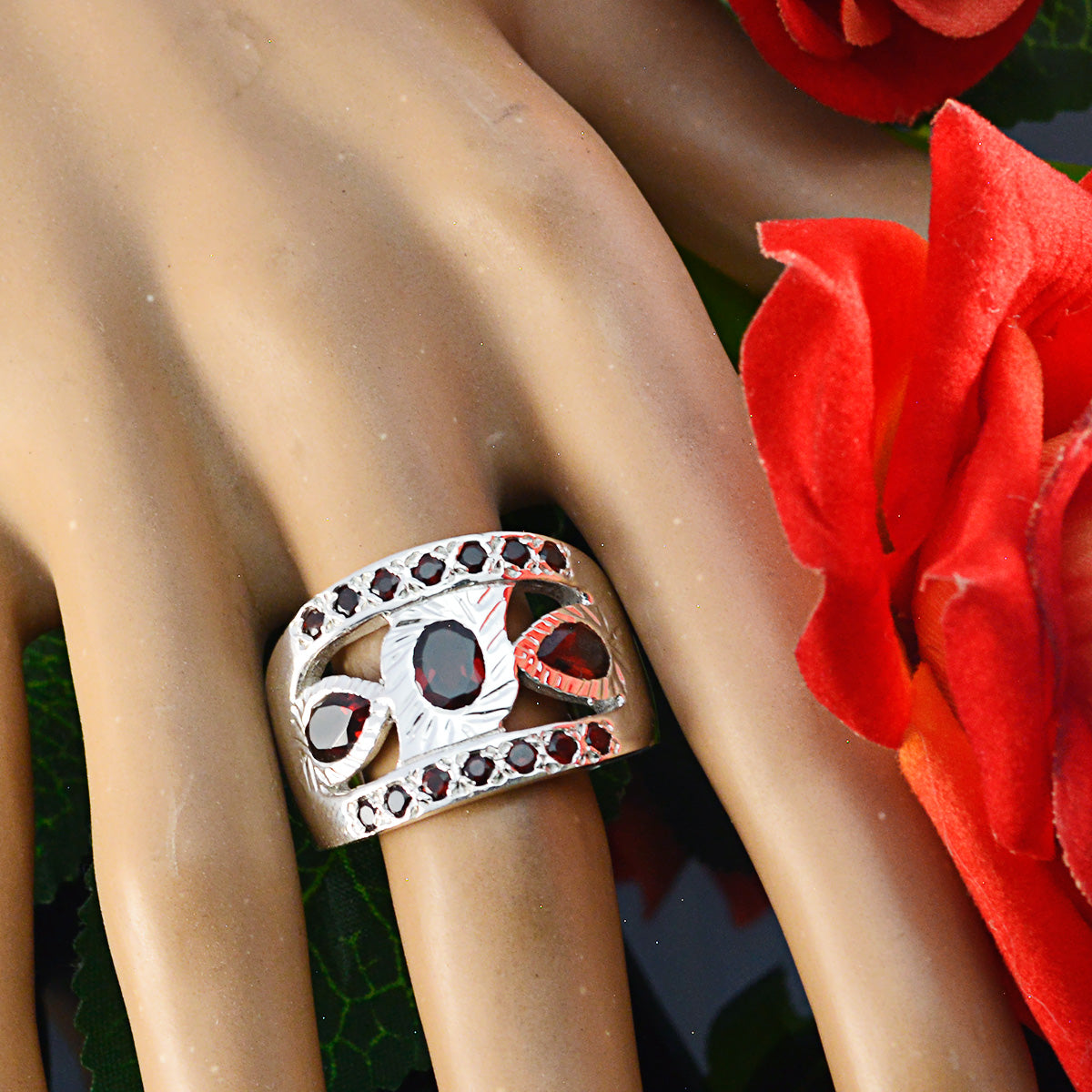 Bianca Artisan Red multiple Ring