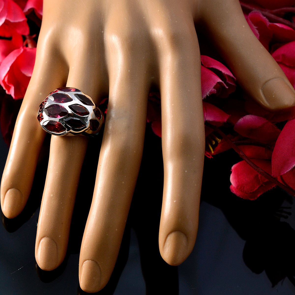 Camila Armor Red multiple Ring