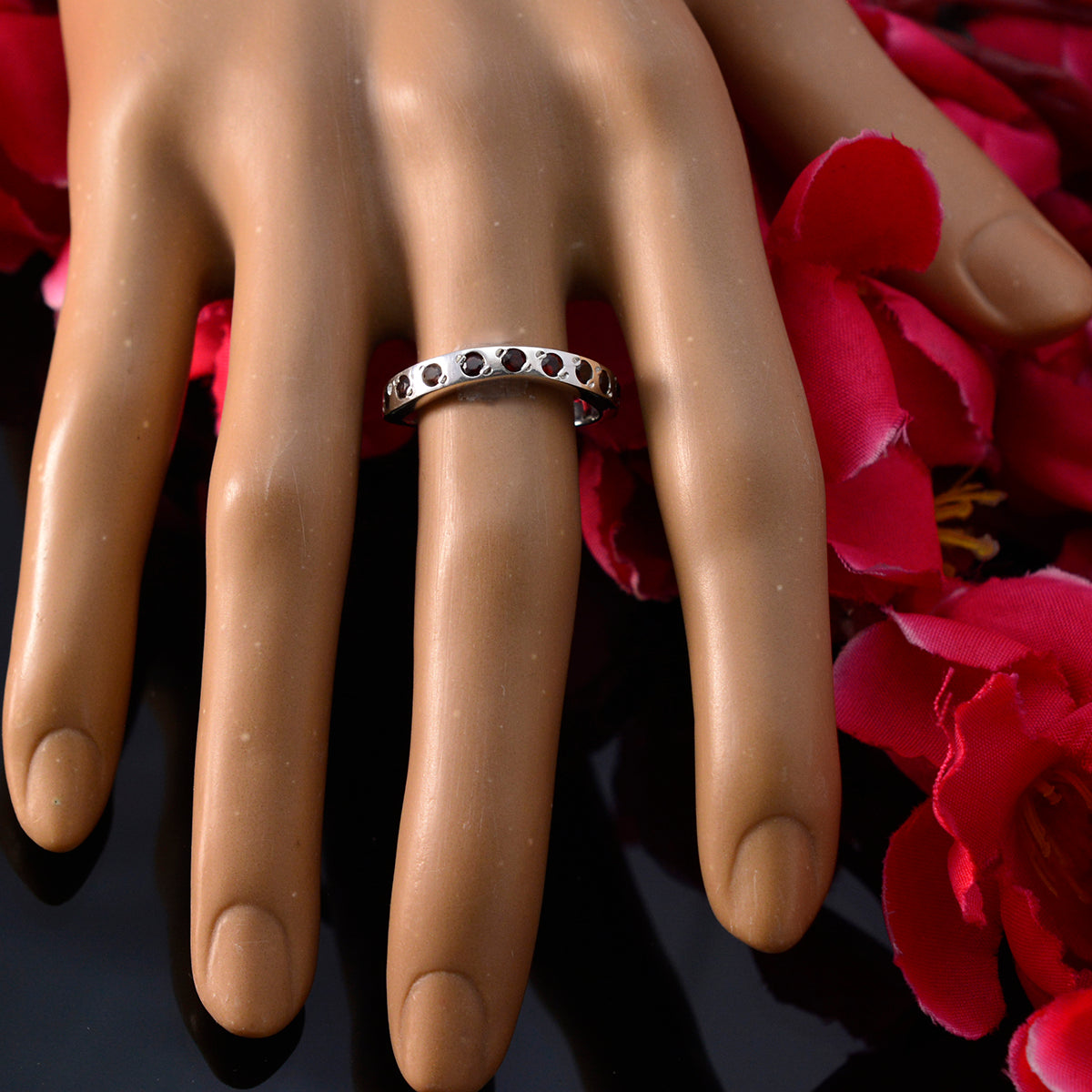 Min-seo Eternity Red multiple Band