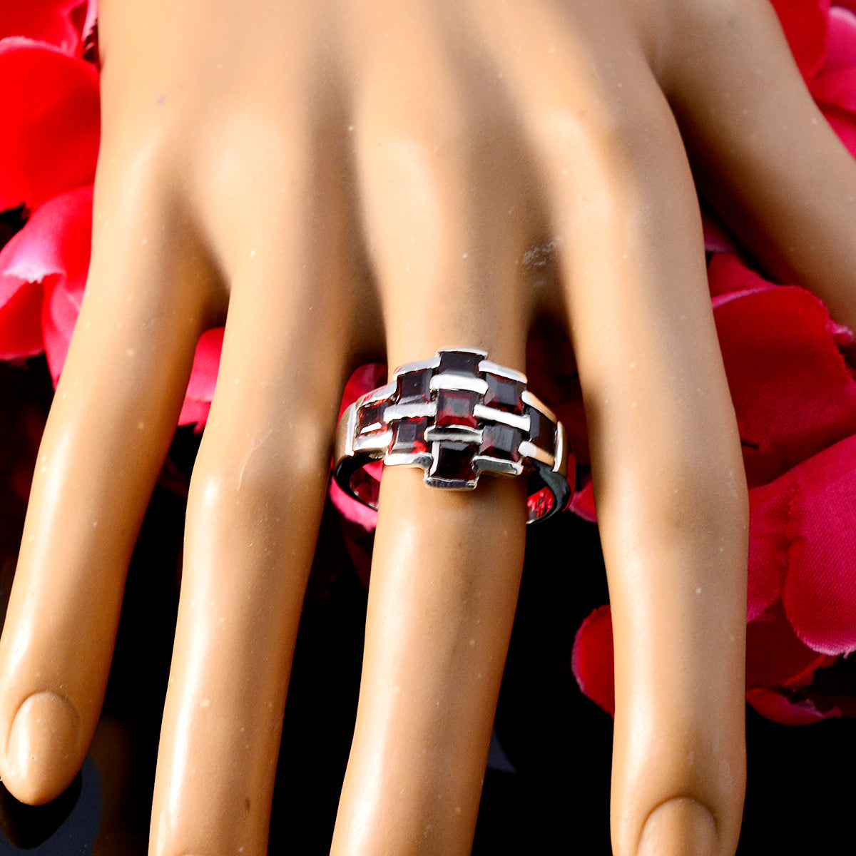 Paula Glamorous Red Navratna Ring