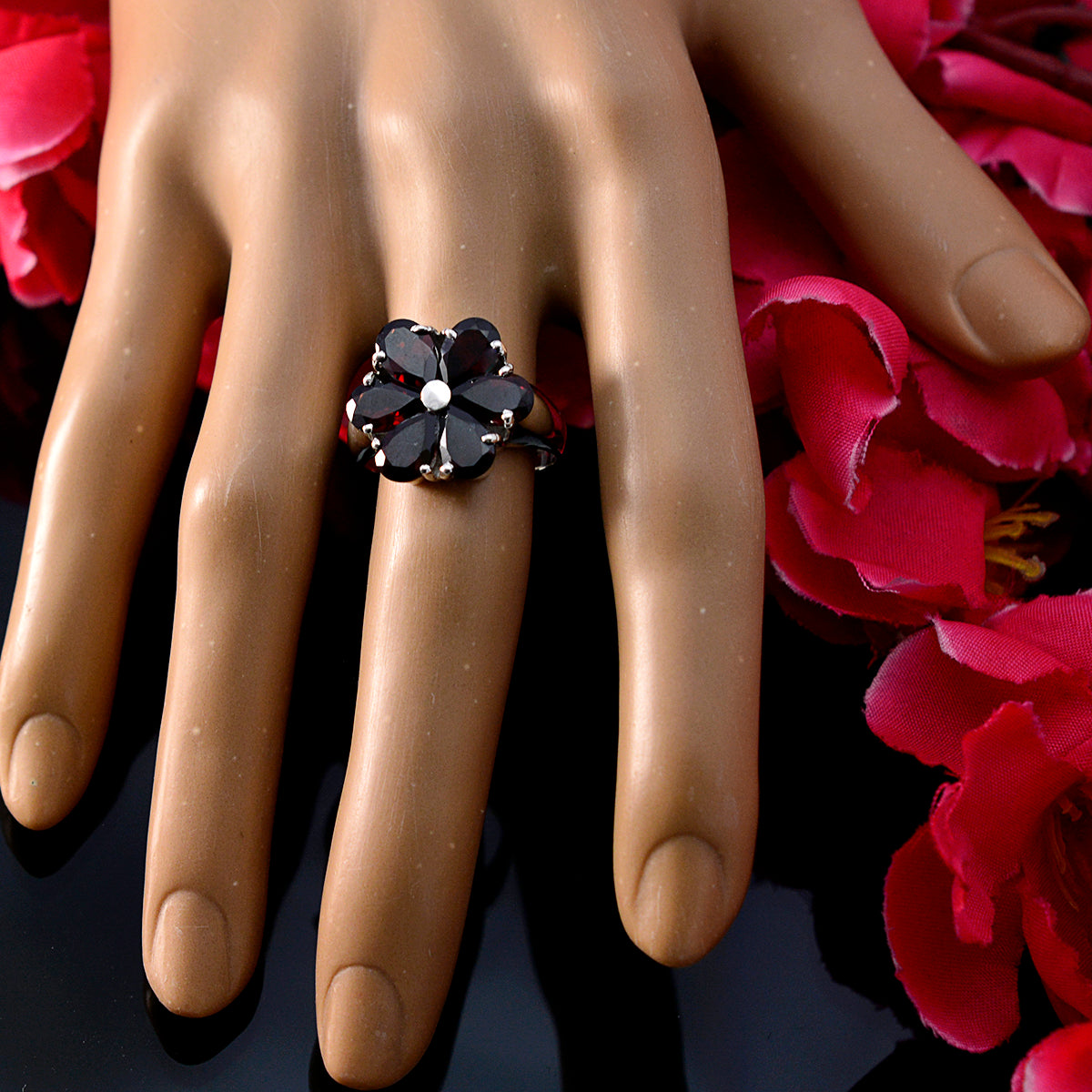Luna Sophisticated Red Hexa Ring