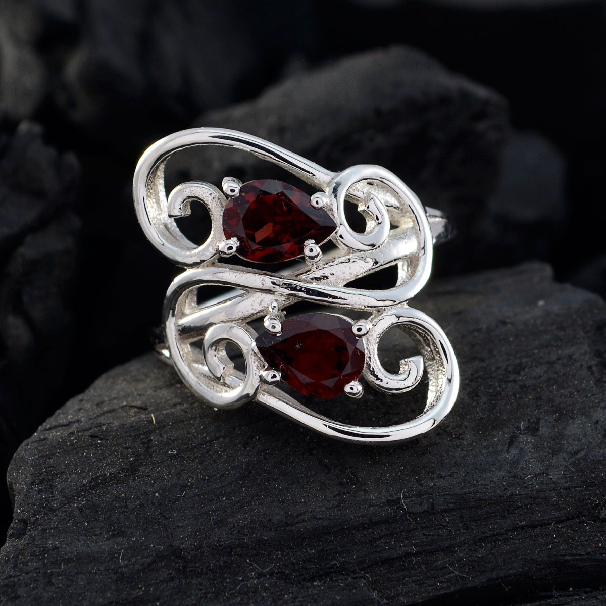 Cecilia Sophisticated Red Toi et Moi Ring