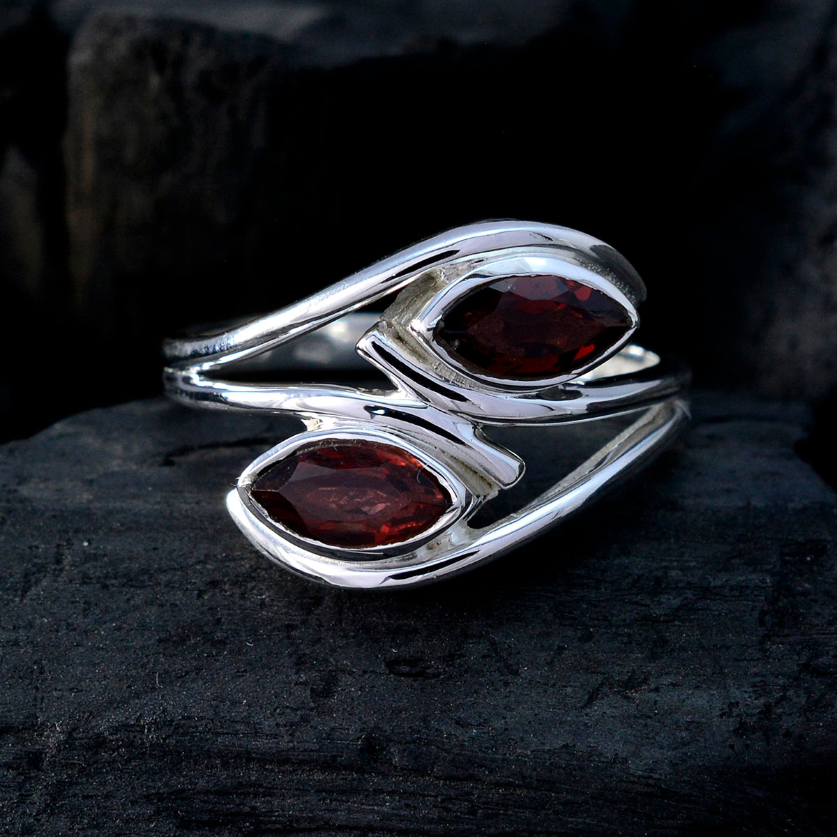 Milagros Modern Red Toi et Moi Ring