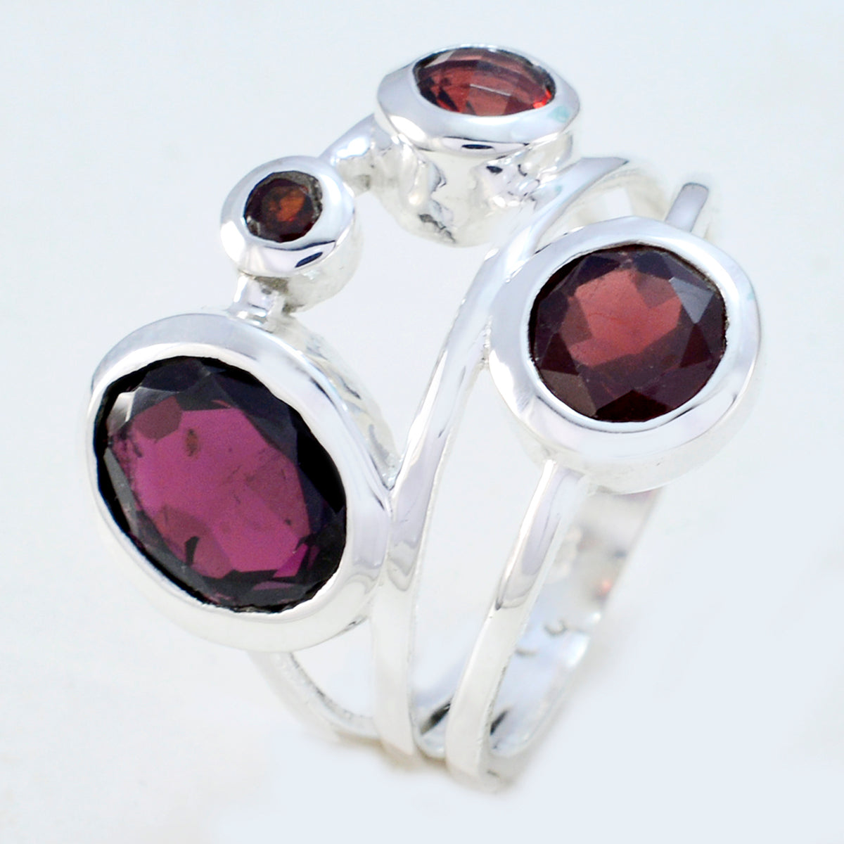 Nisa Fairytale Red quarter Ring