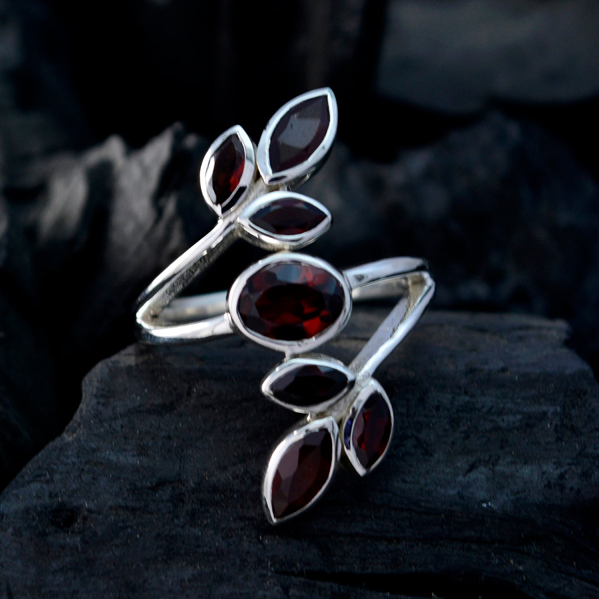 Teresa Leafy Red Hepta Ring