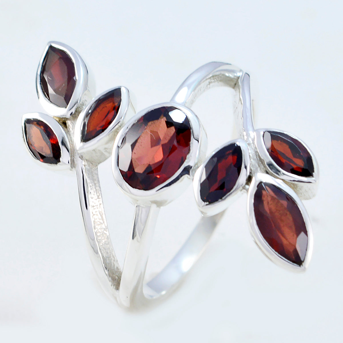 Teresa Leafy Red Hepta Ring