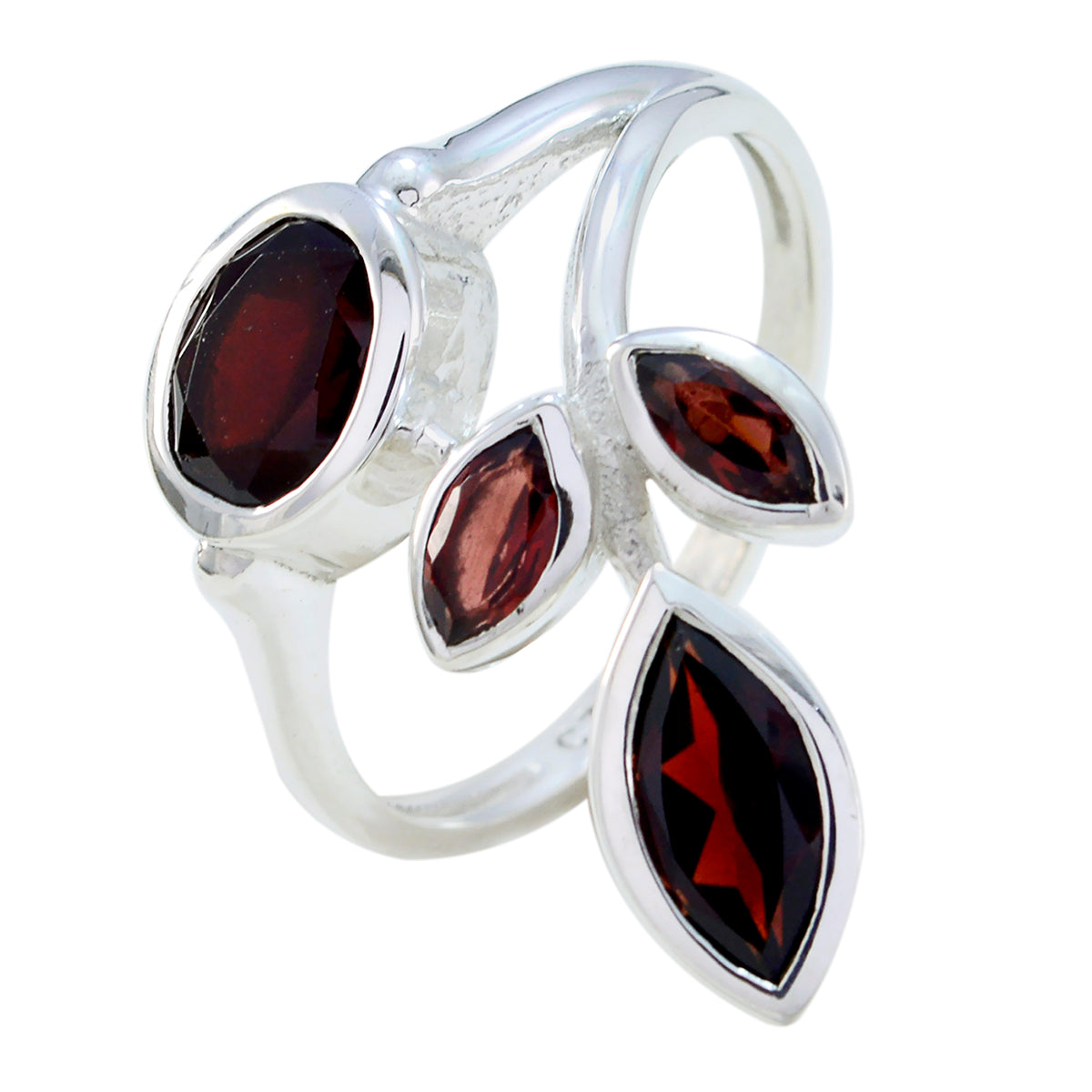 Agustina Leafy Red quarter Ring