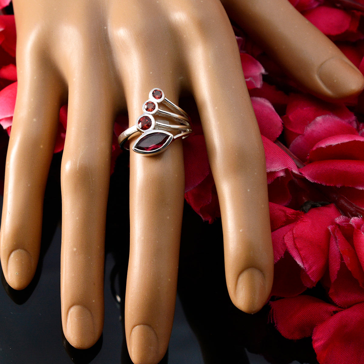 Ayesha Graceful Red quarter Ring