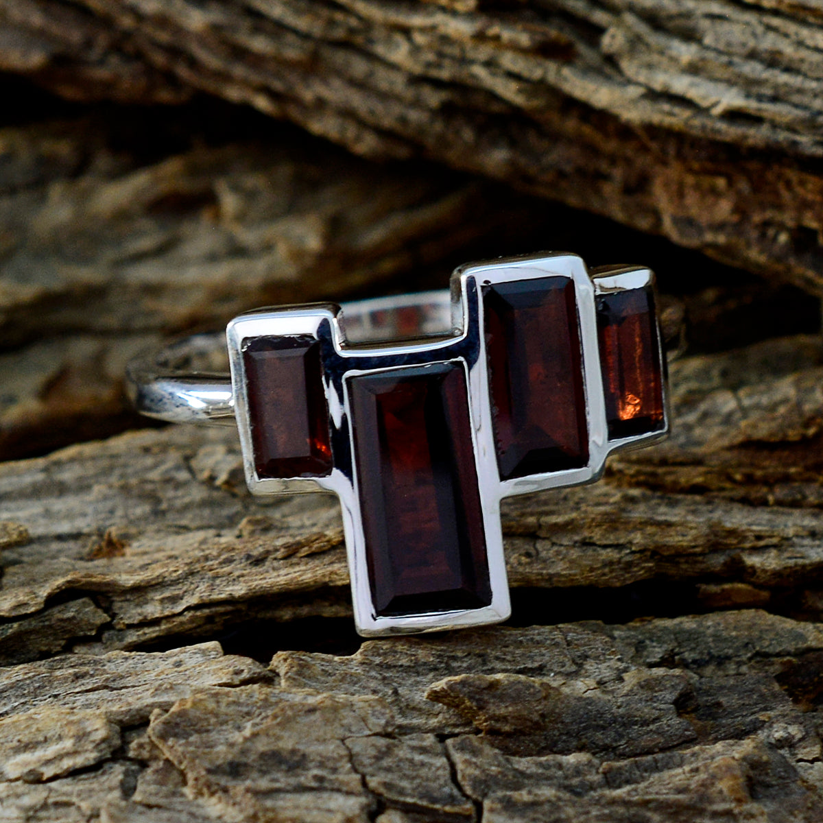 Nova Cultural Red quarter Ring