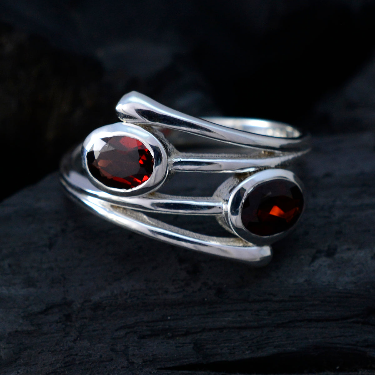 Maria Artisan Red Toi et Moi Ring