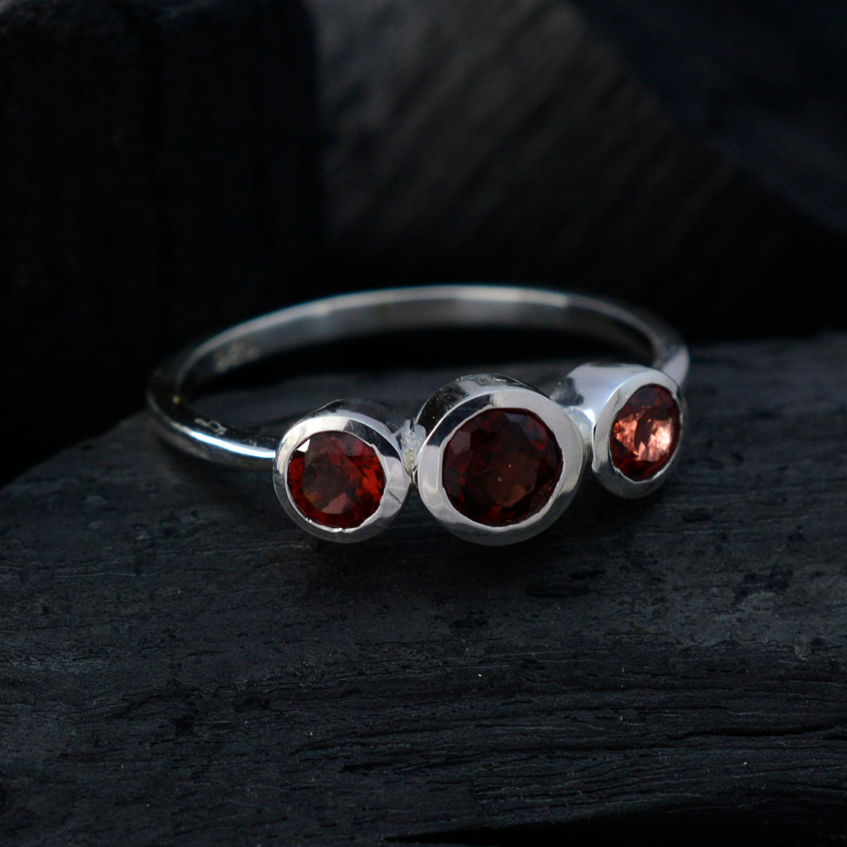 Wen Trendy Red Trilogy Ring