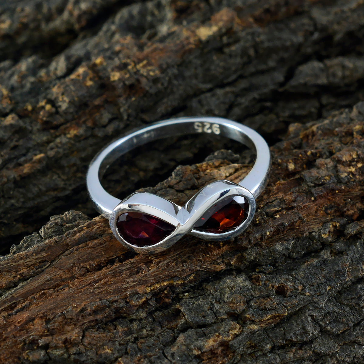 Tereza Romantic Red Toi et Moi Ring