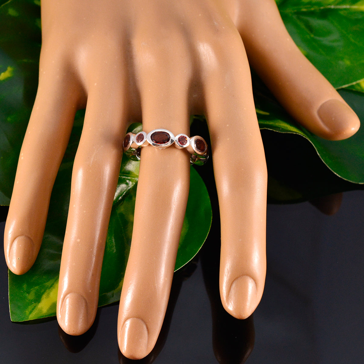 Zoey Eternity Red multiple Band