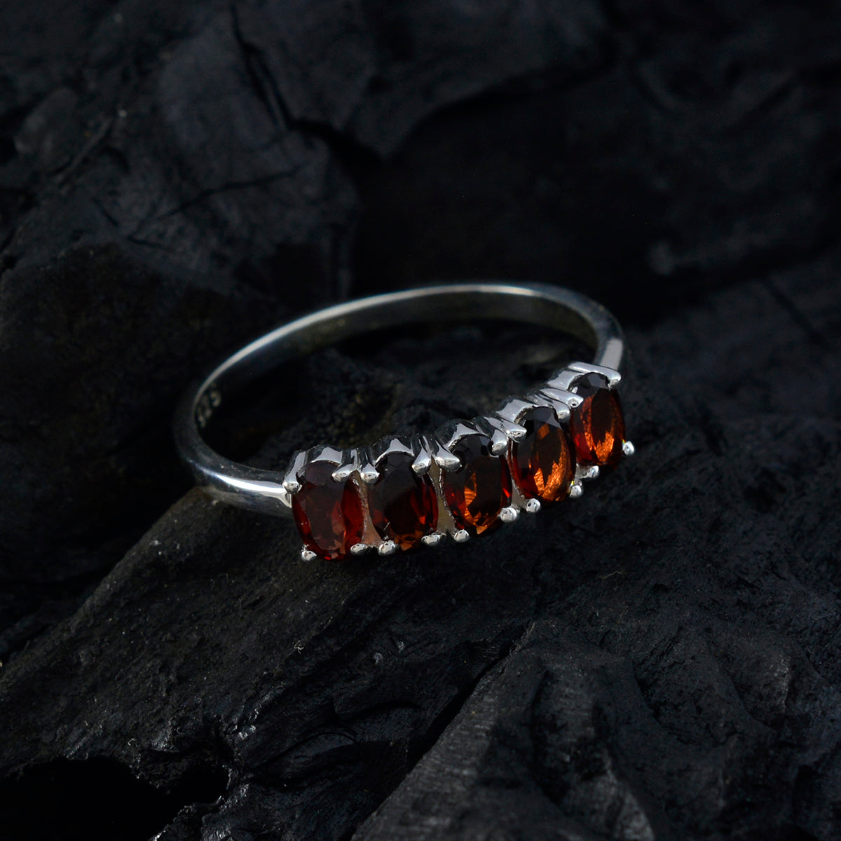 Xiu Sophisticated Red Penta Ring