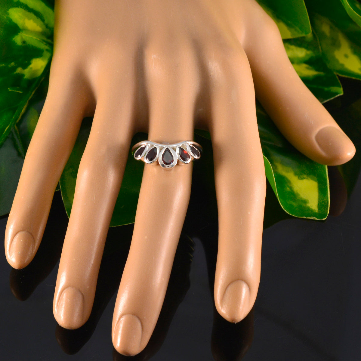 Evelyn Romantic Red Penta Ring
