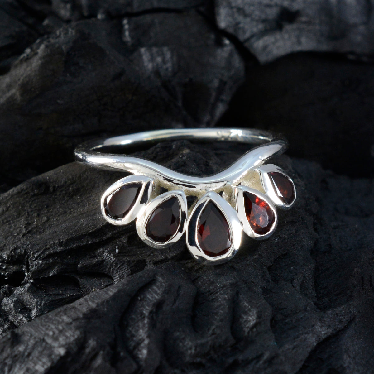 Evelyn Romantic Red Penta Ring