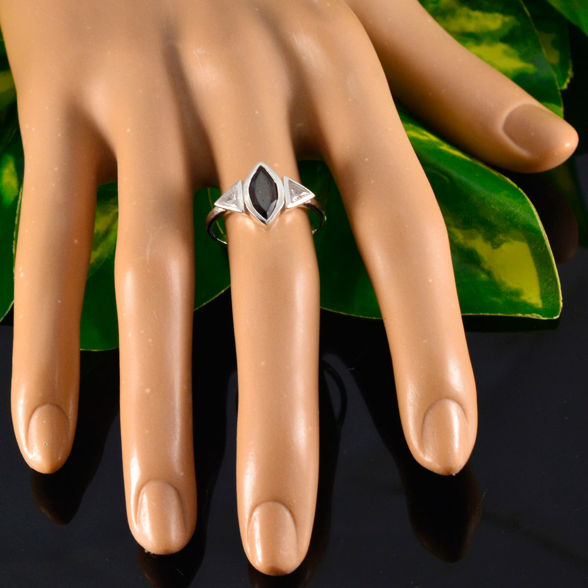 Emi Luxurious Red Trilogy Ring