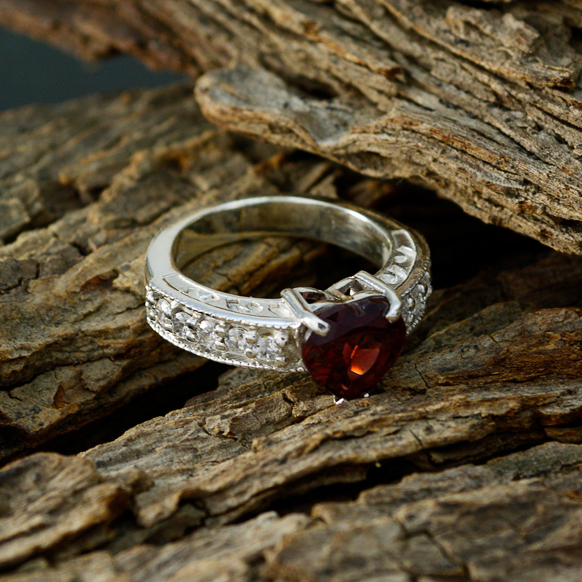 Ines Luxurious Red Halo Ring