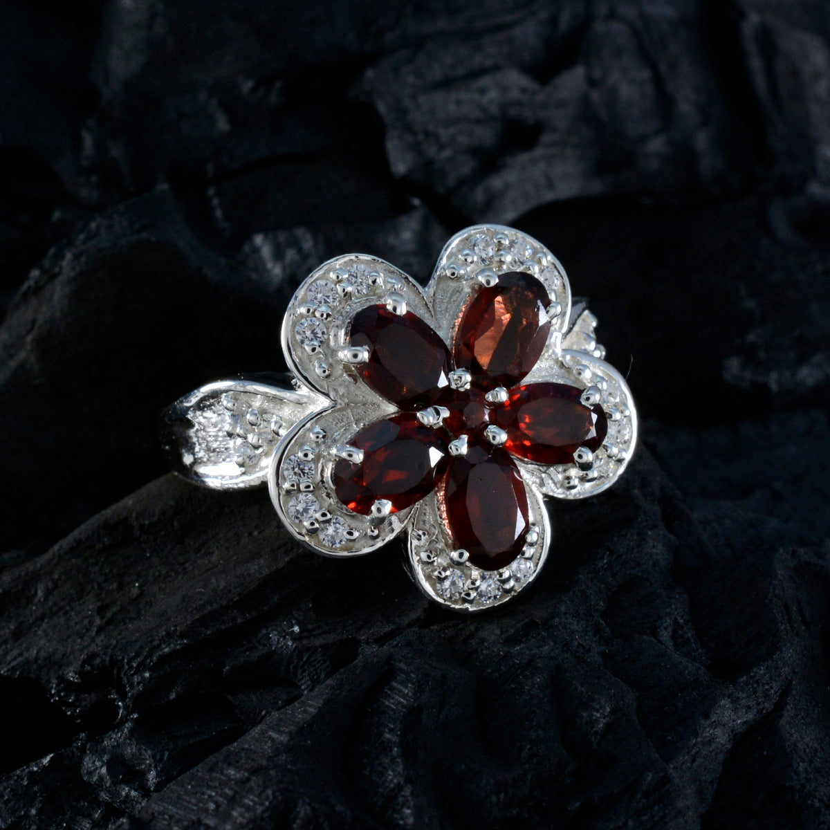 Isla Floral Red Penta Ring