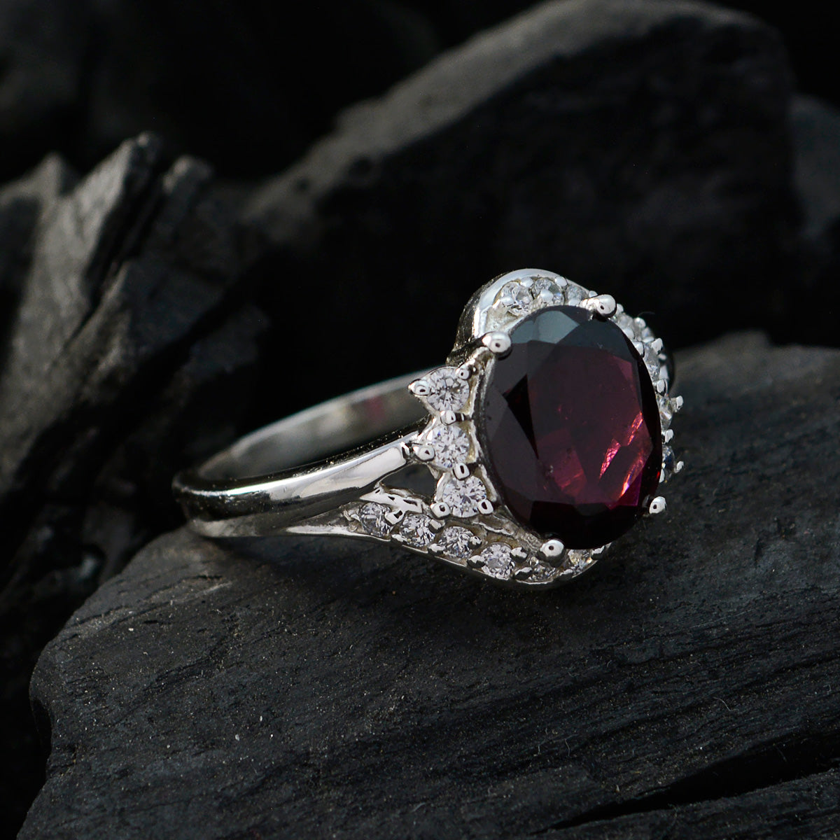 Mathilde Boho Red Halo Ring