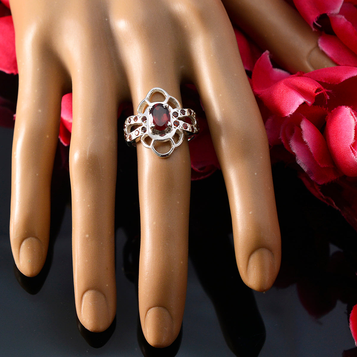 Saanvi Trendy Red Halo Ring