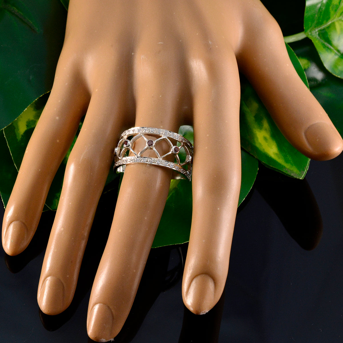 Amelia Trendy Red multiple Ring