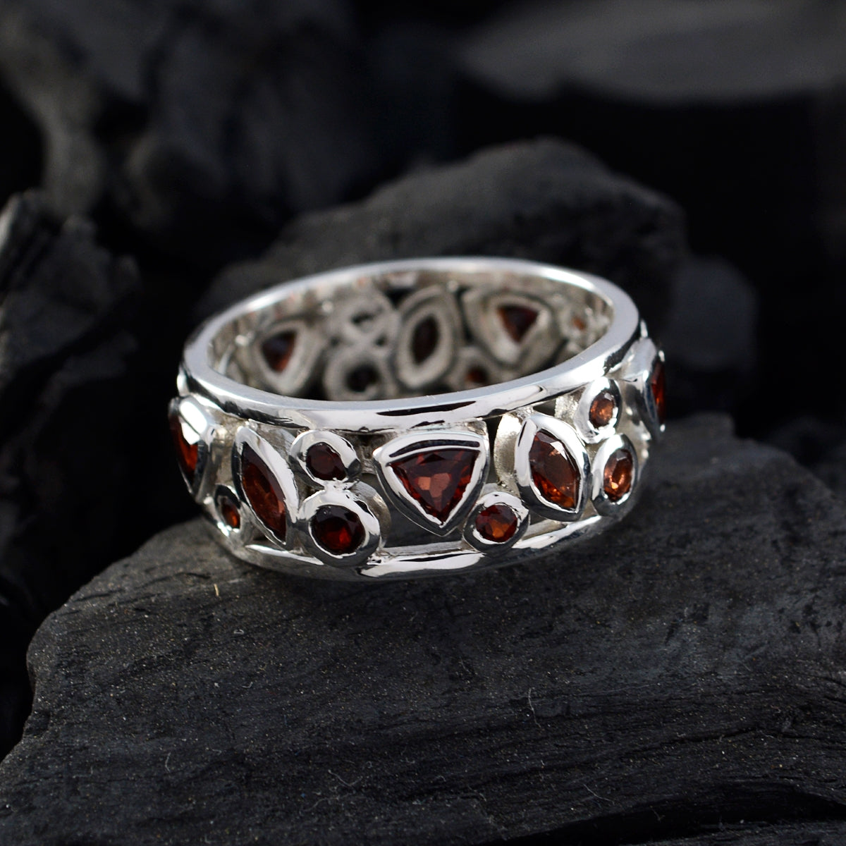 Victoria Eternity Red multiple Band